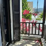 Pensión Evi By The Sea 3*