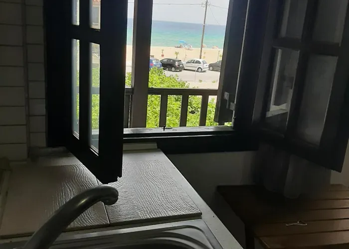 Pensión Evi By The Sea