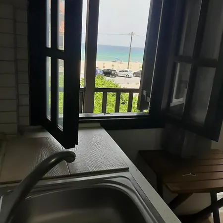 Pensión Evi By The Sea