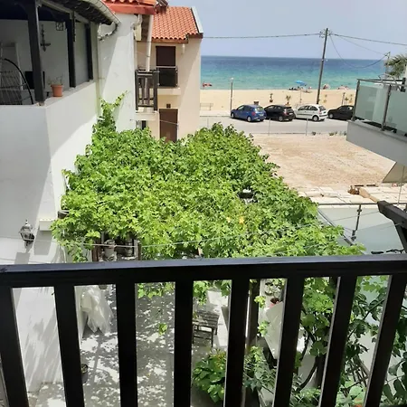 Evi By The Sea 3* 사르티