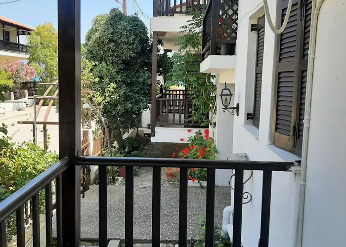 Evi By The Sea 招待所 萨尔蒂