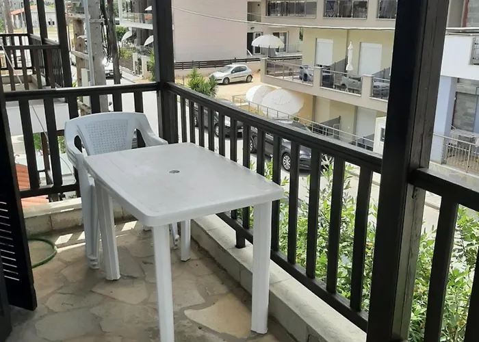 Evi By The Sea 게스트하우스 3*
