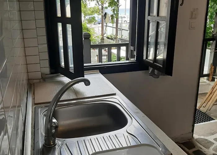 Evi By The Sea 사르티